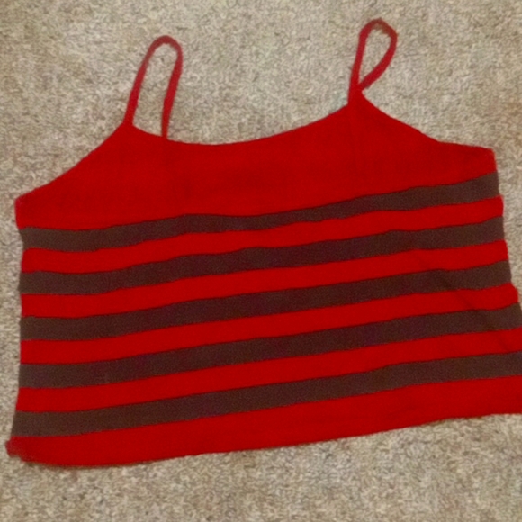 A Nightmare On Elm Street Cropped tank - Picture 2 of 3